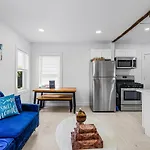 Sunny View Tacony - Free Private Parking